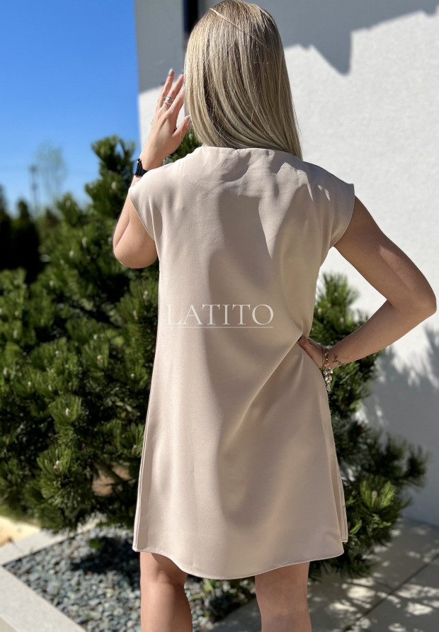 Elegancka sukienka z różą