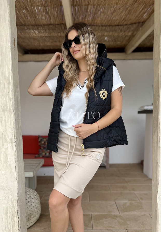 Krótki bezrękawnik z kapturem