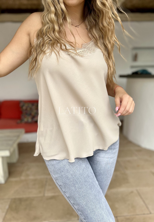 Top na cienkich ramiączkach