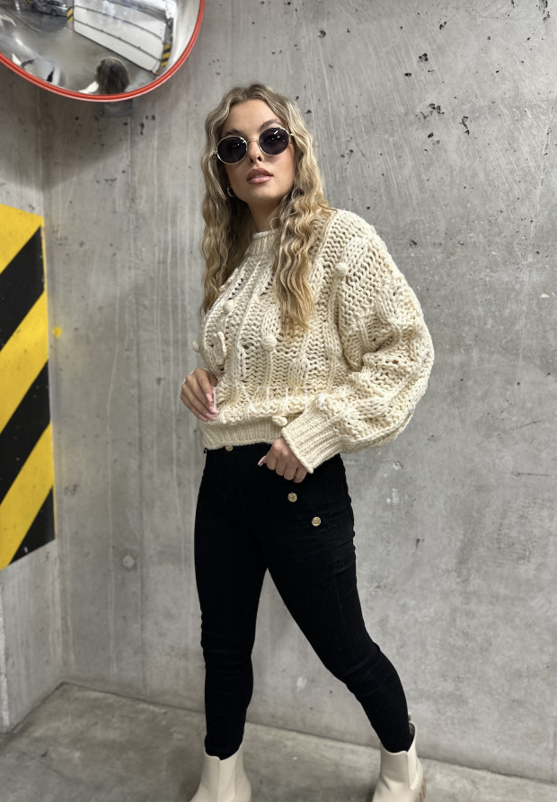 Sweter z grubym splotem