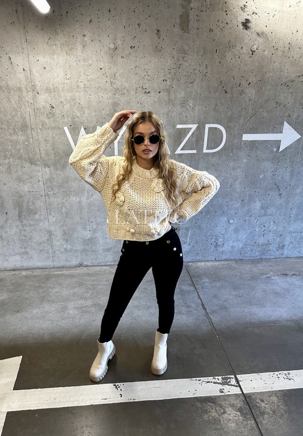 Sweter ozdobnie pleciony