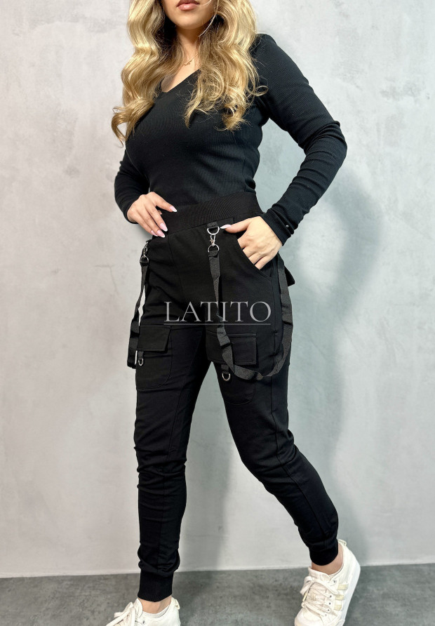 Spodnie ze ściągaczami i szelkami