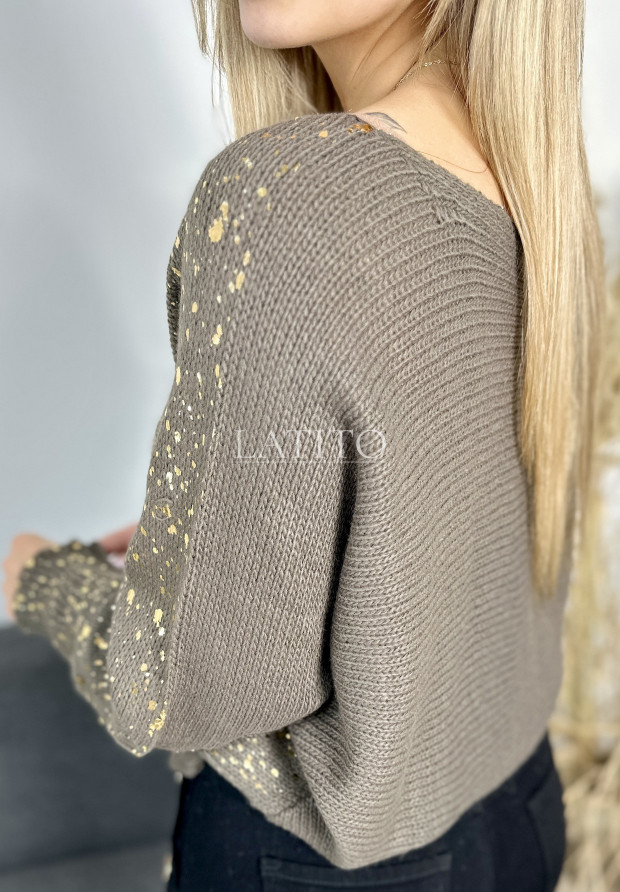 sweter ze złotym zdobieniem