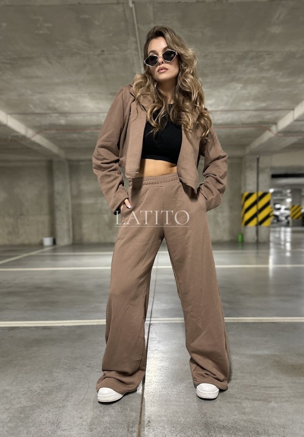 Komplet z szerokimi spodniami