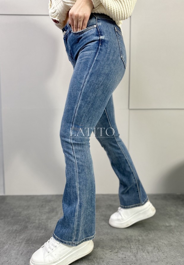 Modne spodnie jeansowe