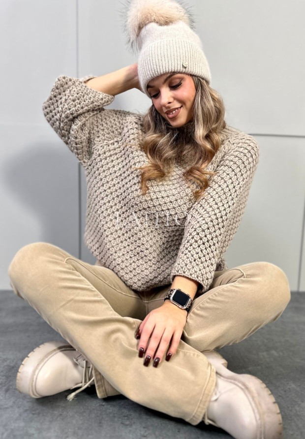 Oversizowy sweter z półgolfem Lineris Latte