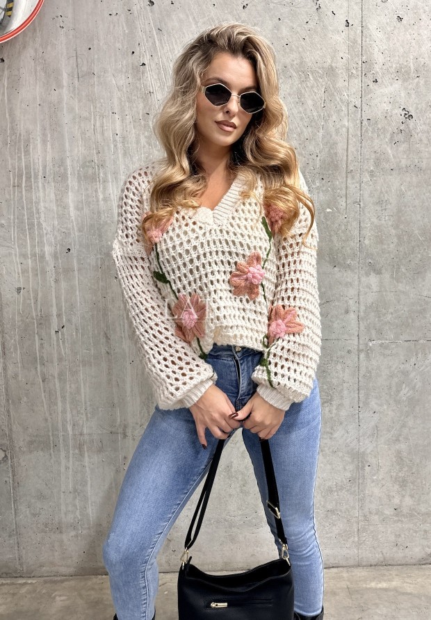 Sweter z kwiatkami
