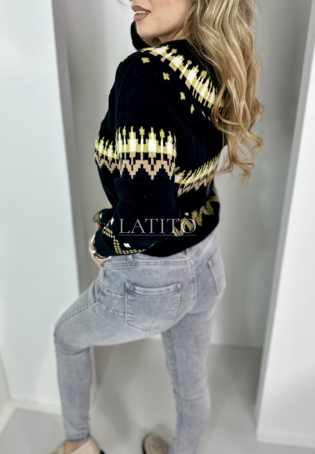 sweter we wzory
