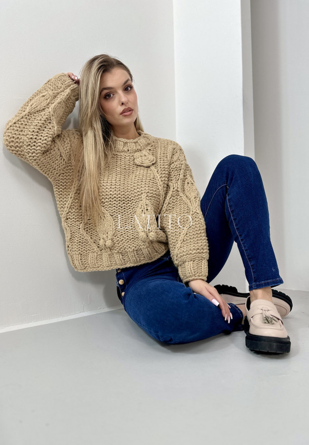 sweter z grubym splotem