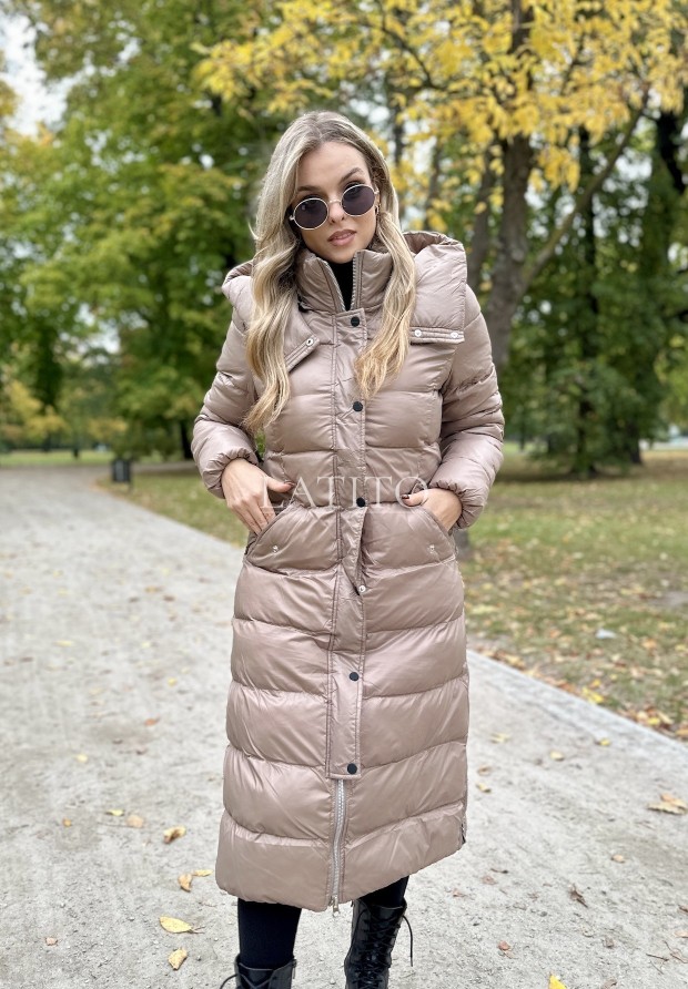 Długa pikowana kurtka z kapturem Winter Look Latte