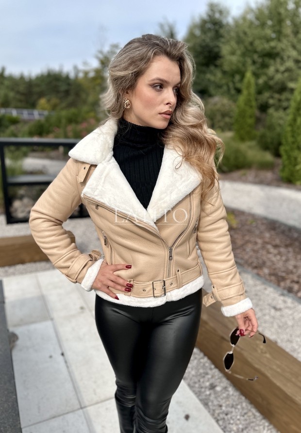 Kurtka z imitacji skóry