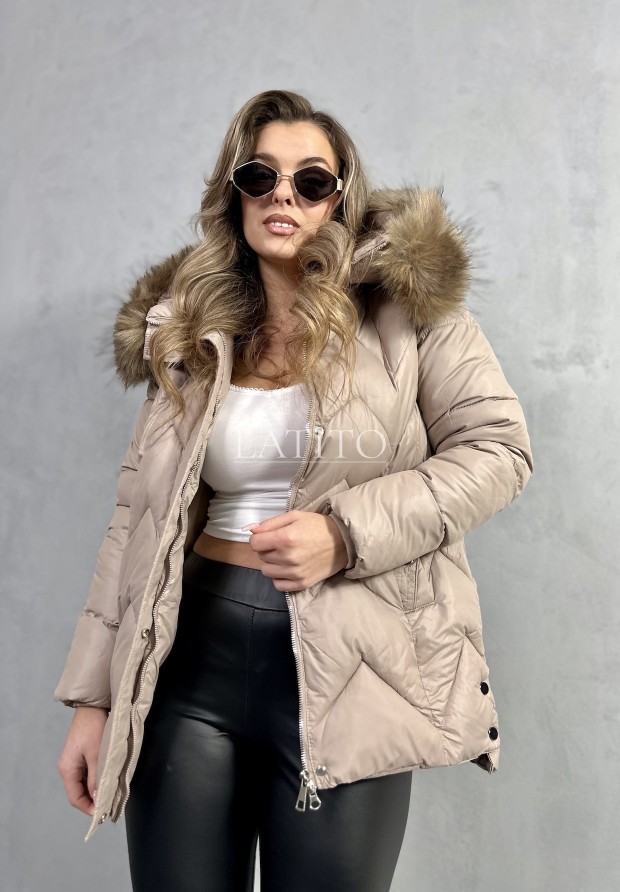 Krótka pikowana kurtka