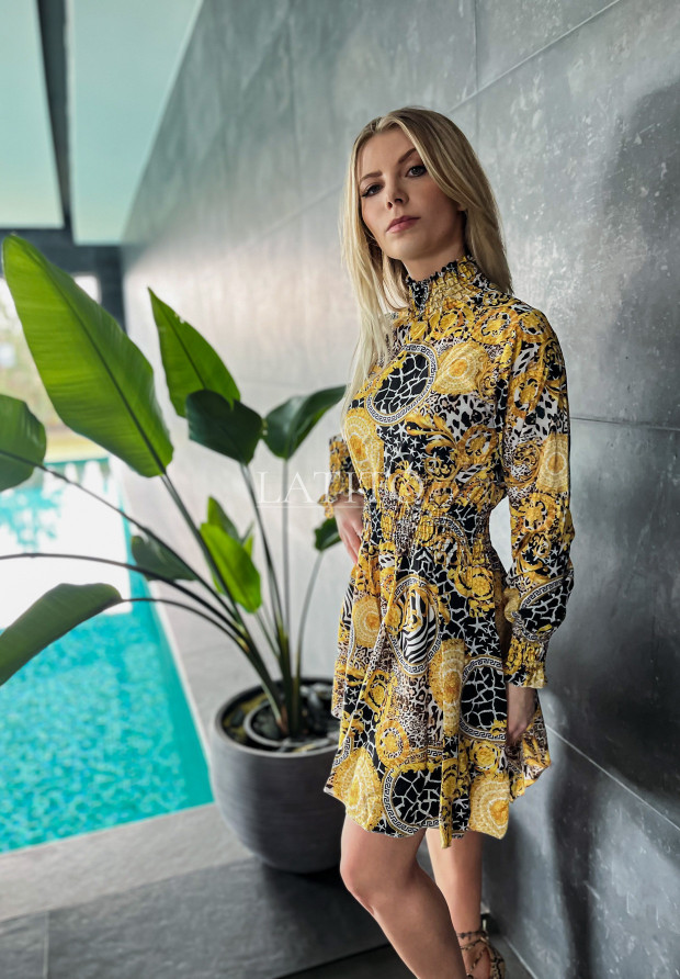 Wzorzysta sukienka